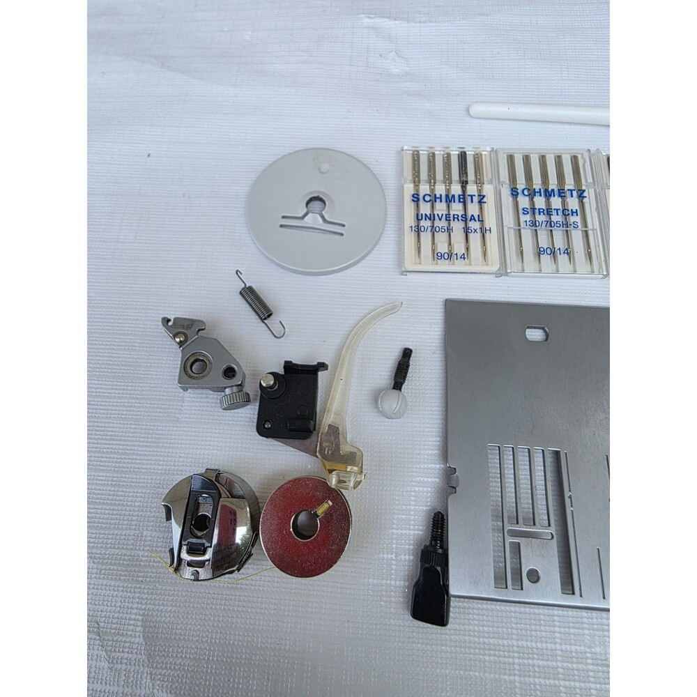 PFAFF Creative 1473 CD Parts Lot Presser Feet Bobbin Case Needle Plate - Picture 2 of 16